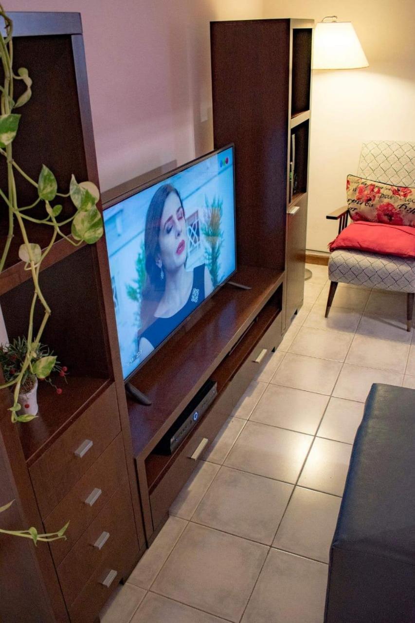 Amplio Departamento -excelente Ubicacion- Con Cochera