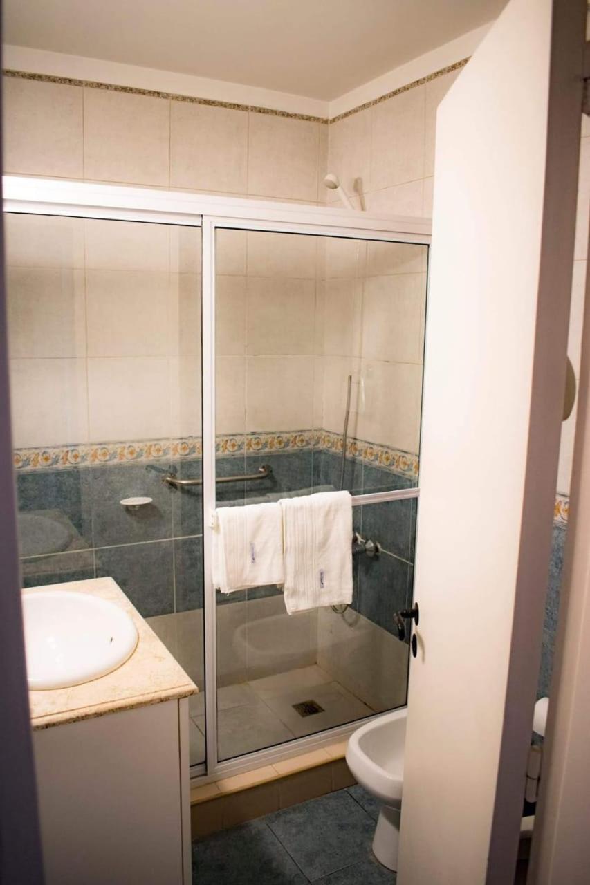 Amplio Departamento -excelente Ubicacion- Con Cochera * Mendoza