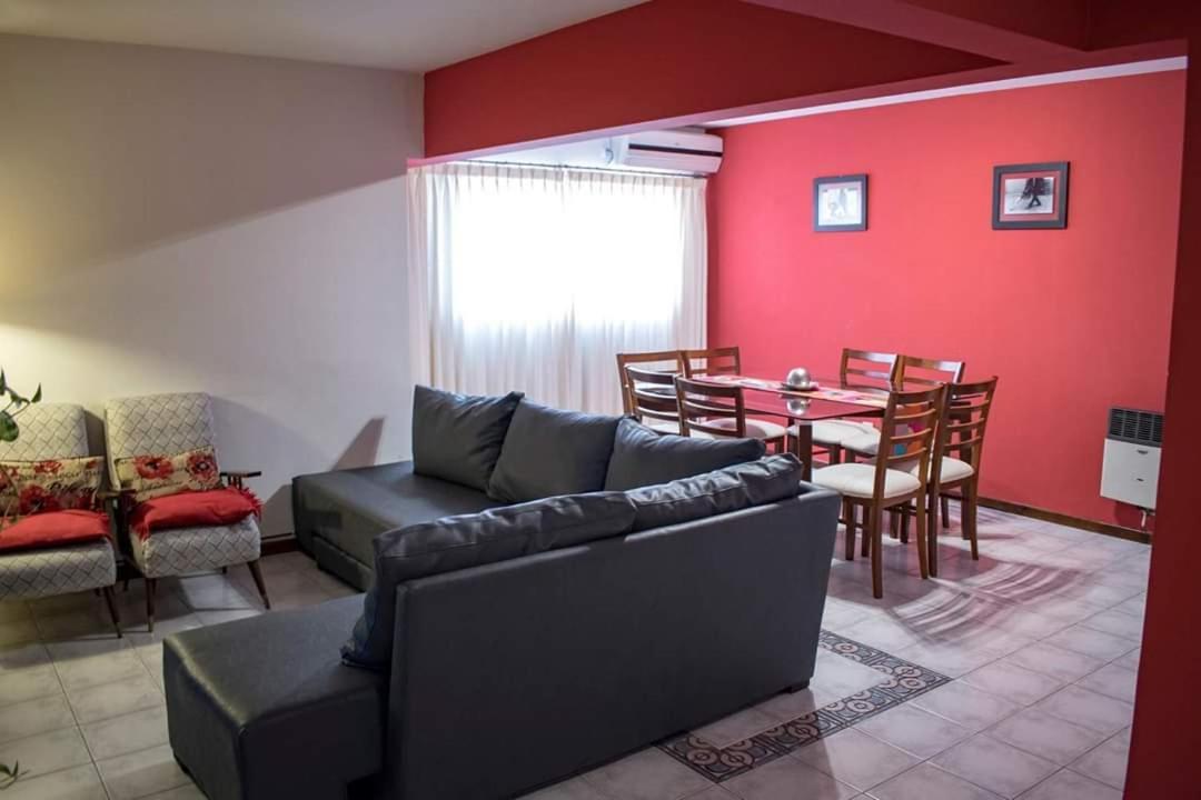 Amplio Departamento -excelente Ubicacion- Con Cochera Apartment Mendoza