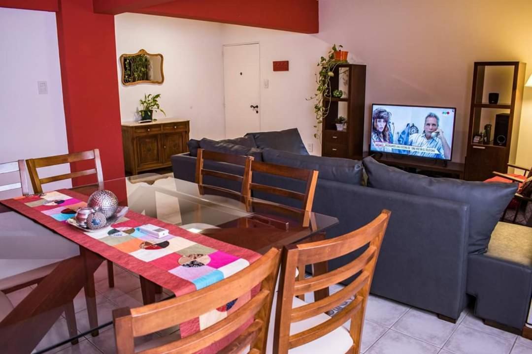 Amplio Departamento -excelente Ubicacion- Con Cochera
