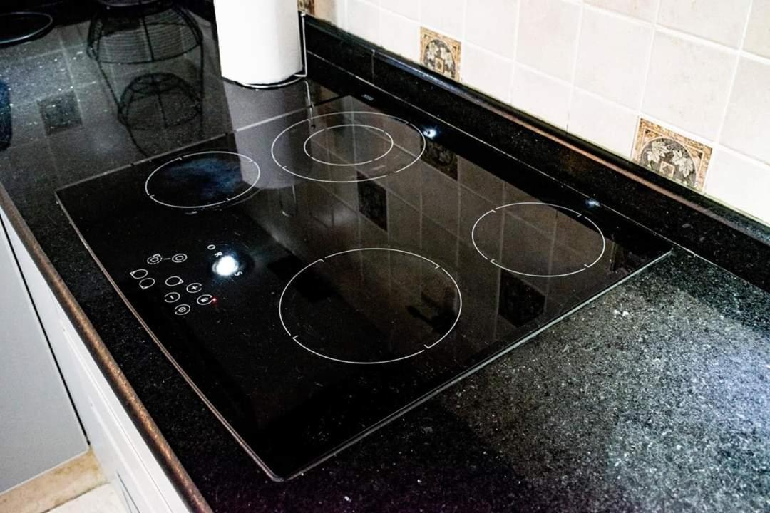 Amplio Departamento -excelente Ubicacion- Con Cochera Apartamento *